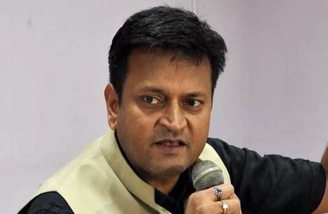 तेजस्वी यादव ने नीतीश सरकार पर किया अटैक तो भड़के JDU नेता अजय आलोक, कहा- ‘दुर्योधन की तरह ज्ञान न बांटे’ तेजस्वी यादव ने नीतीश सरकार पर किया अटैक तो भड़के JDU नेता अजय आलोक, कहा- ‘दुर्योधन की तरह ज्ञान न बांटे’
