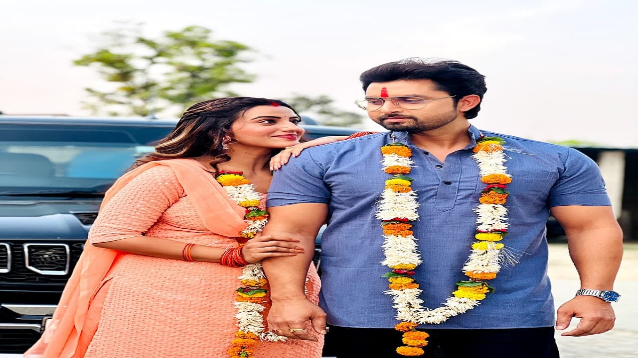 अक्षरा सिंह ने विक्रांत सिंह राजपूत से की शादी? भोजपुरी अभिनेत्री की वायरल तस्वीर ने फैंस को किया हैरान