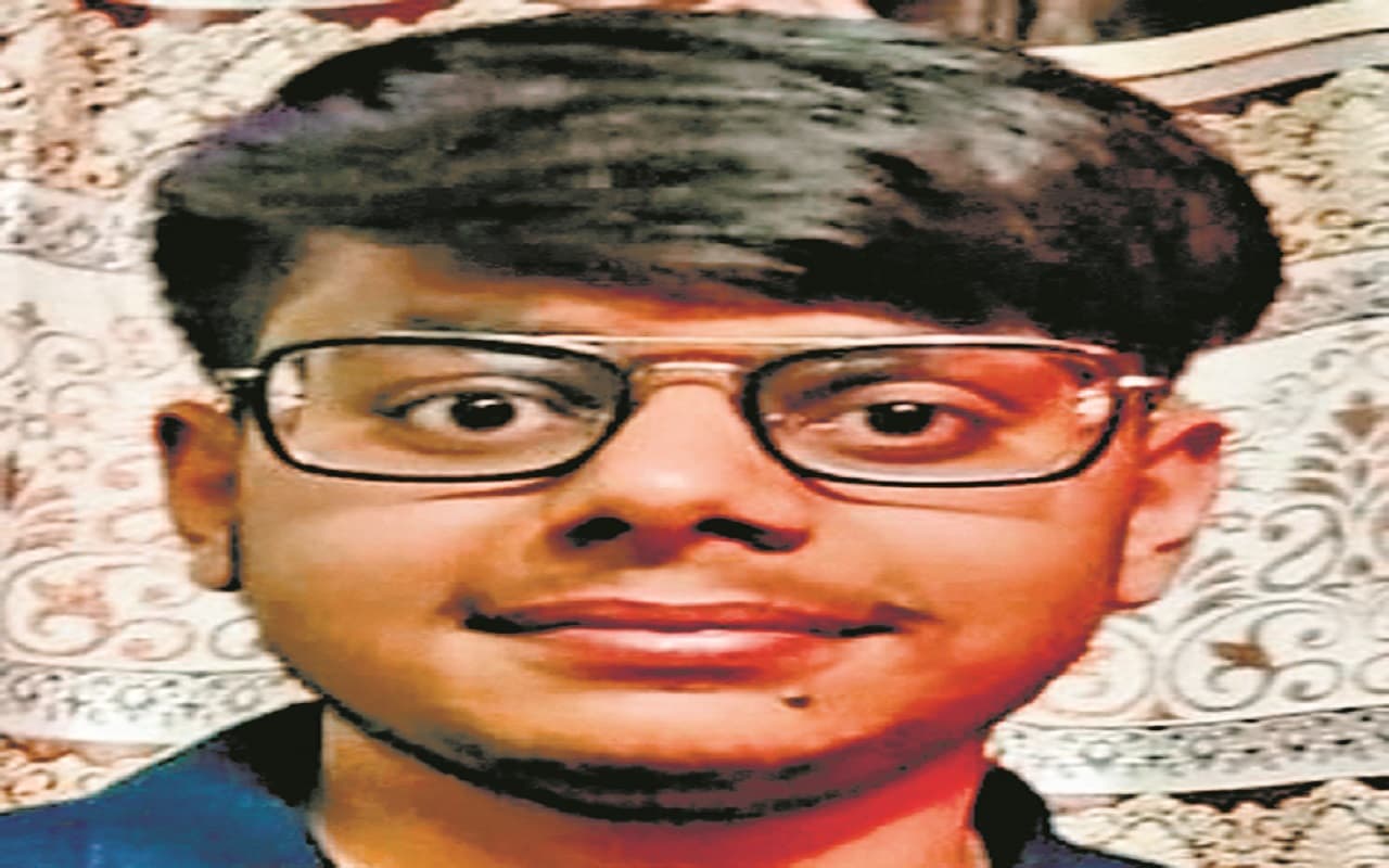 Naukri 2022: झारखंड के आकाश गोयल को Amazon से 45 लाख का पैकेज, इनके पिता चलाते हैं किराना दुकान