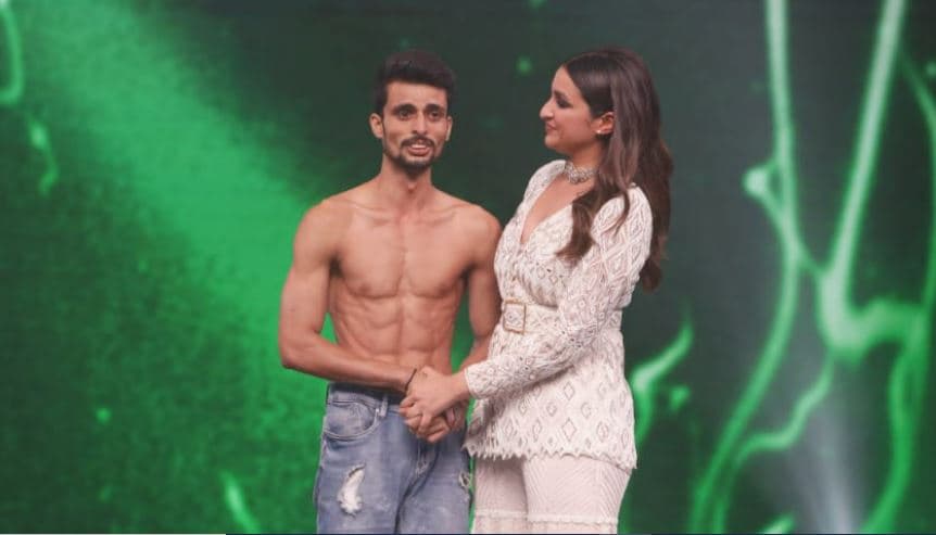 मिलिए बिहार के आकाश कुमार सिंह से..जिन्होंने मुंबई के फुटपाथ से उठकर 'हुनरबाज़ देश की शान' में बनायी पहचान