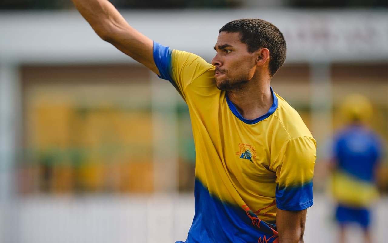 IPL 2023: CSK ने मुकेश चौधरी की जगह इस युवा खिलाड़ी को किया टीम में शामिल, पहले मैच में मिल सकता है मौका