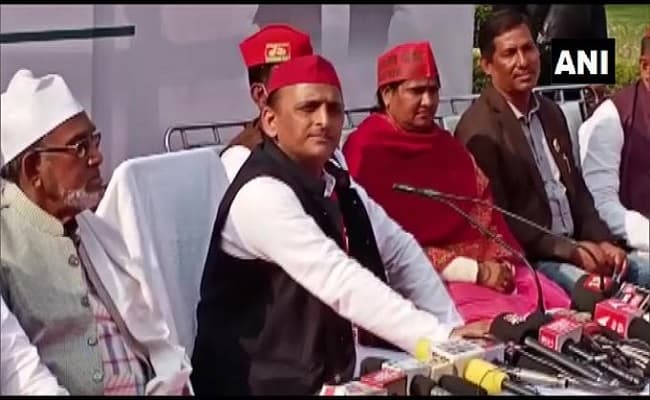 West Bengal Assembly Elections 2021 : ममता को सपोर्ट करेंगे अखिलेश, बीजेपी पर लगाया नफरत फैलाकर चुनाव जीतने का आरोप