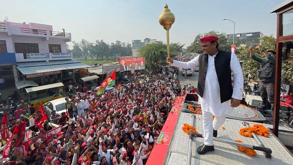 अखिलेश यादव लड़ेंगे चुनाव, रोमांचक हुई यूपी की सियासी जंग, सीएम योगी के बाद सपा प्रमुख भी मैदान में