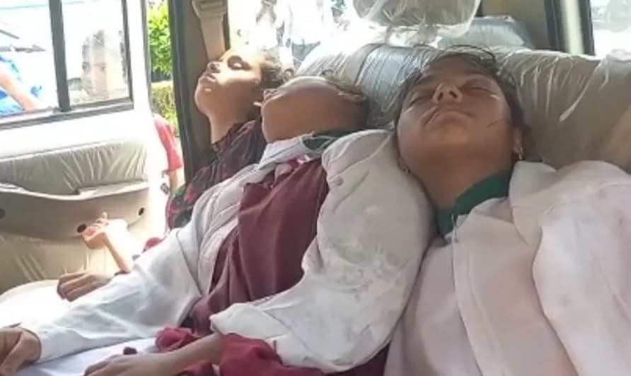 Aligarh News: अलीगढ़ की मीट फैक्ट्री में अमोनिया गैस लीक होने से बड़ा हादसा, 59 मजदूर बेहोश