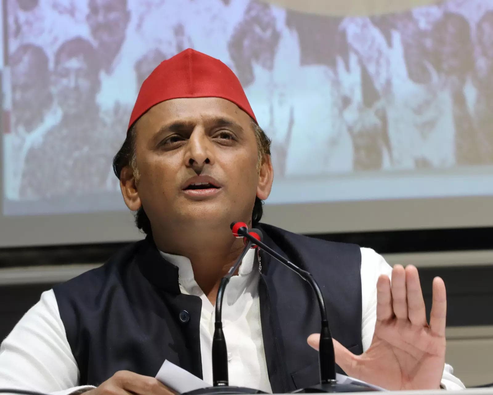 UP Election 2022: अखिलेश यादव करहल से ही चुनावी मैदान में क्यों उतर रहे हैं, क्या मुलायम ने दी सलाह ?