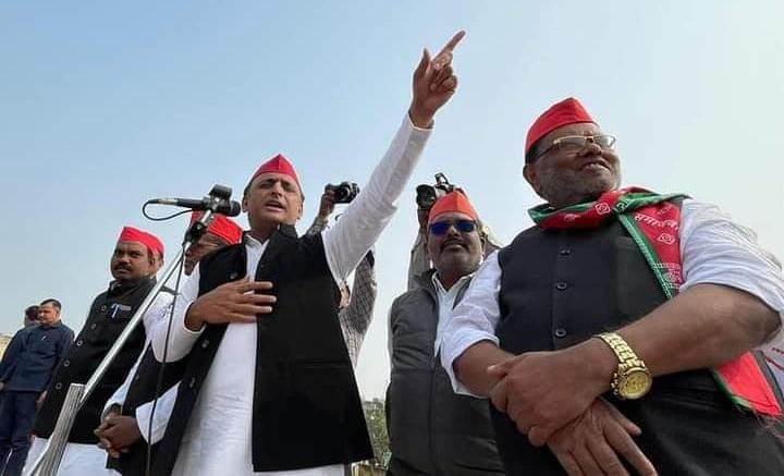 सोनिया गांधी के गढ़ से अखिलेश की हुंकार, 'विधानसभा चुनाव में बढ़ाएं साइकिल की रफ्तार'