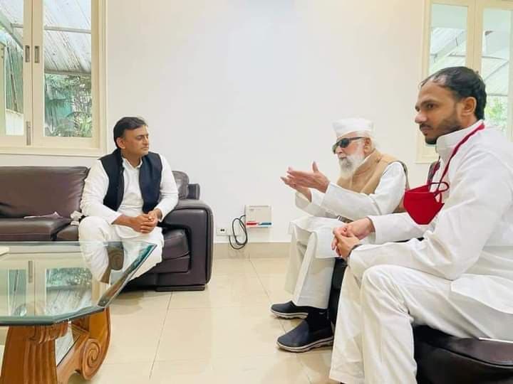 'बाबरी हमारे सीने में महफूज... इंशाअल्लाह', अखिलेश यादव के करीबी सांसद ने लिखा फेसबुक पोस्ट, सियासी हड़कंप