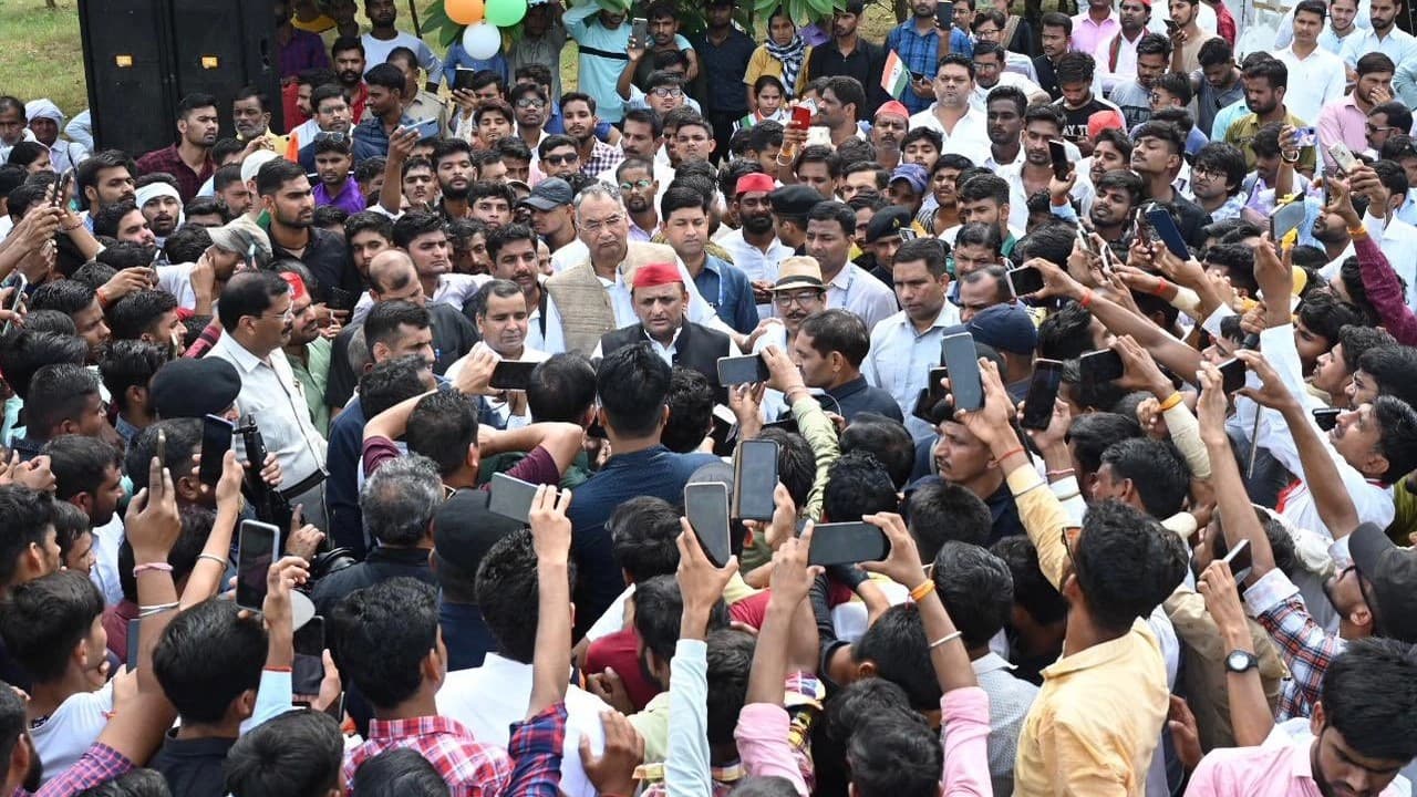 अखिलेश बोले- I-N-D-I-A में सीटें मांगने के बजाय दे रही सपा, मध्य प्रदेश विधानसभा चुनाव पर बातचीत के बाद फैसला