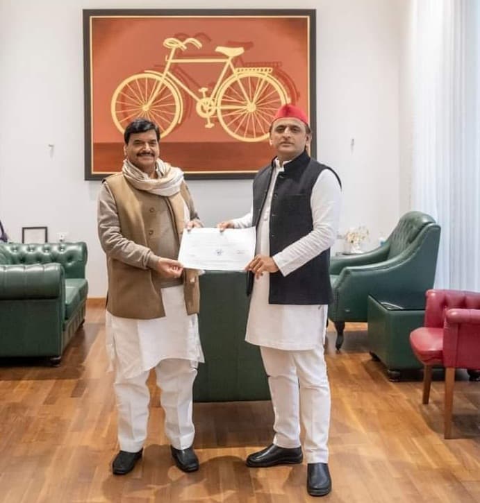 अखिलेश यादव ने शिवपाल यादव को सौंपी बड़ी जिम्मेदारी, विधानसभा में होंगे प्रतिपक्ष के नेता