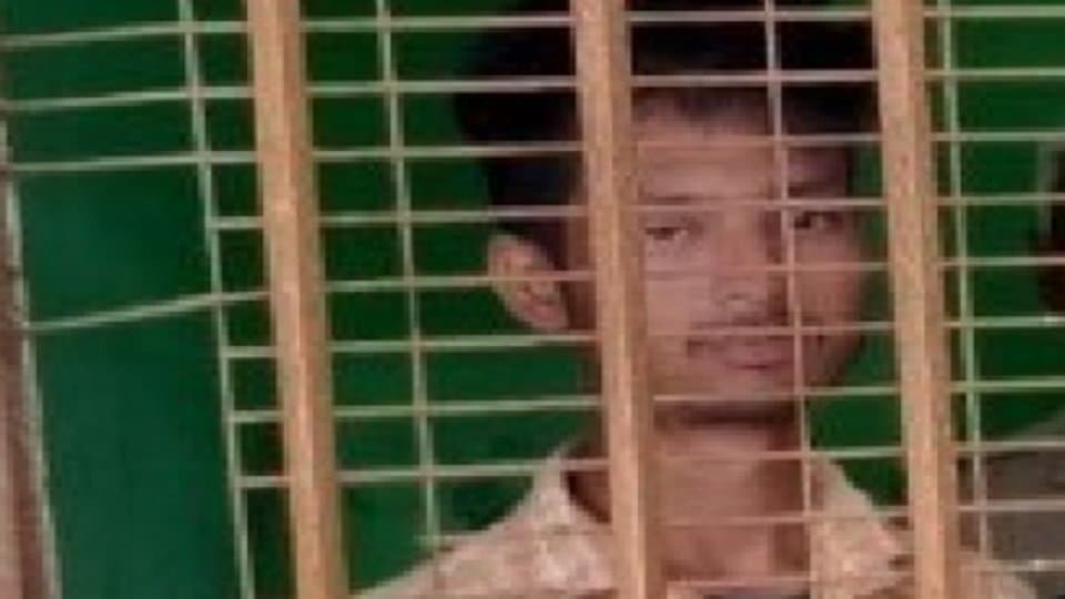 Aligarh News: फेसबुक पर डाली पीएम मोदी की मौत की फर्जी पोस्ट, पुलिस ने किया गिरफ्तार