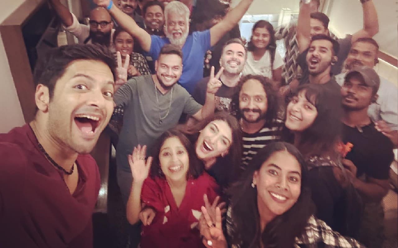 Mirzapur 3: अली फजल ने पूरी की मिर्जापुर 3 की शूटिंग, यूजर्स बोले- मुन्ना भाई को छुपा दिये लेकिन...