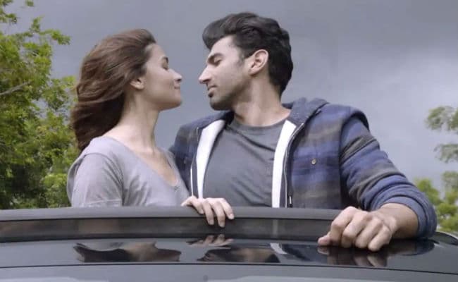 Sadak 2 Trailer को मिले 8 मिलियन से ज्यादा डिस्लाइक, आलिया ने शेयर की आदित्य संग किसिंग सीन की PHOTO