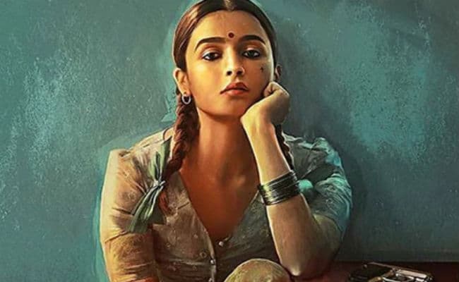 आलिया भट्ट ने बॉस लेडी बन इंटरनेट पर मचाया धमाल, कैमरे के सामने दिए कातिलाना पोज