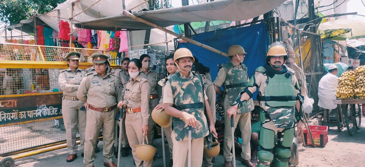 Aligarh News: उदयपुर हत्याकांड को लेकर अलीगढ़ में अलर्ट, संवेदनशील इलाकों में रैपिड एक्शन फोर्स तैनात