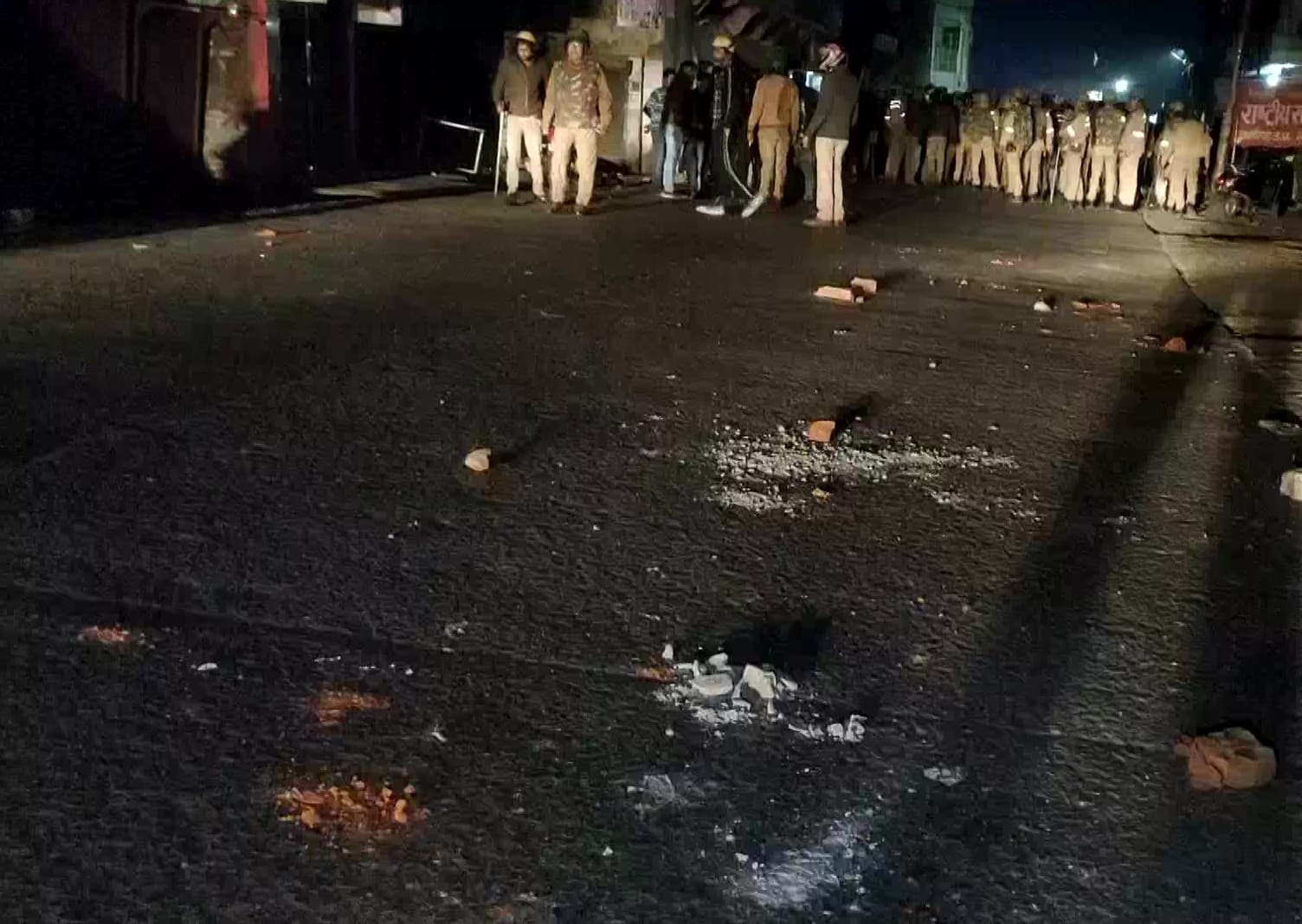 गुजरात के वडोदरा में शोभायात्रा पर पथराव, एक शख्स घायल, आरोपियों की तलाश में पुलिस