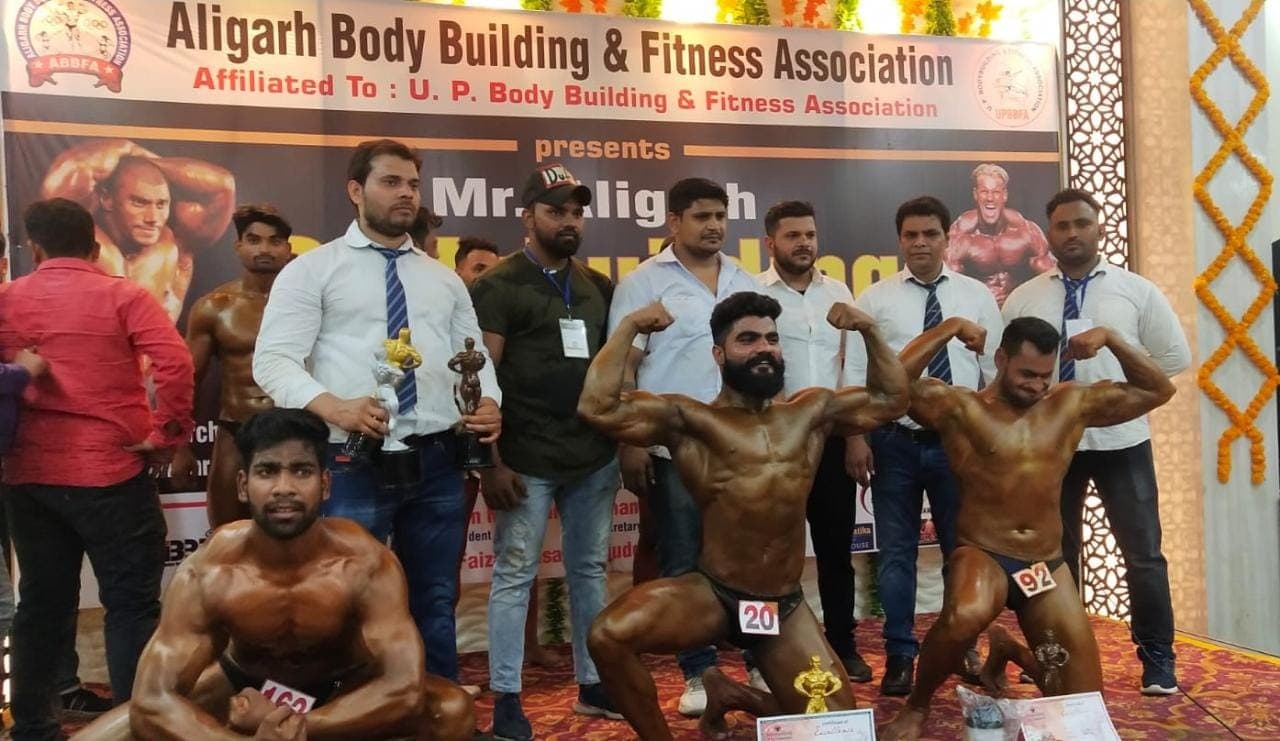 बॉडी बिल्डिंग चैंपियनशिप में प्रशांत अत्री बने मिस्टर अलीगढ़, दिव्यांग रहमान के हौसले को देख लोग हैरान