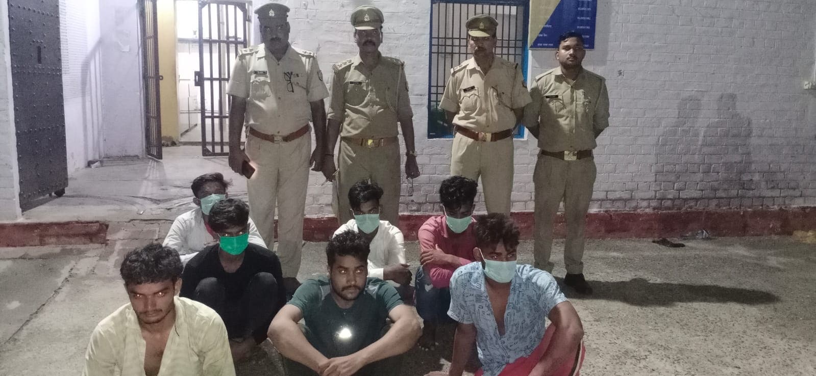 Agnipath Protest: अलीगढ़ में अब तक 30 उपद्रवी गिरफ्तार, विवाद के चलते AMU की प्रवेश परीक्षा स्थगित