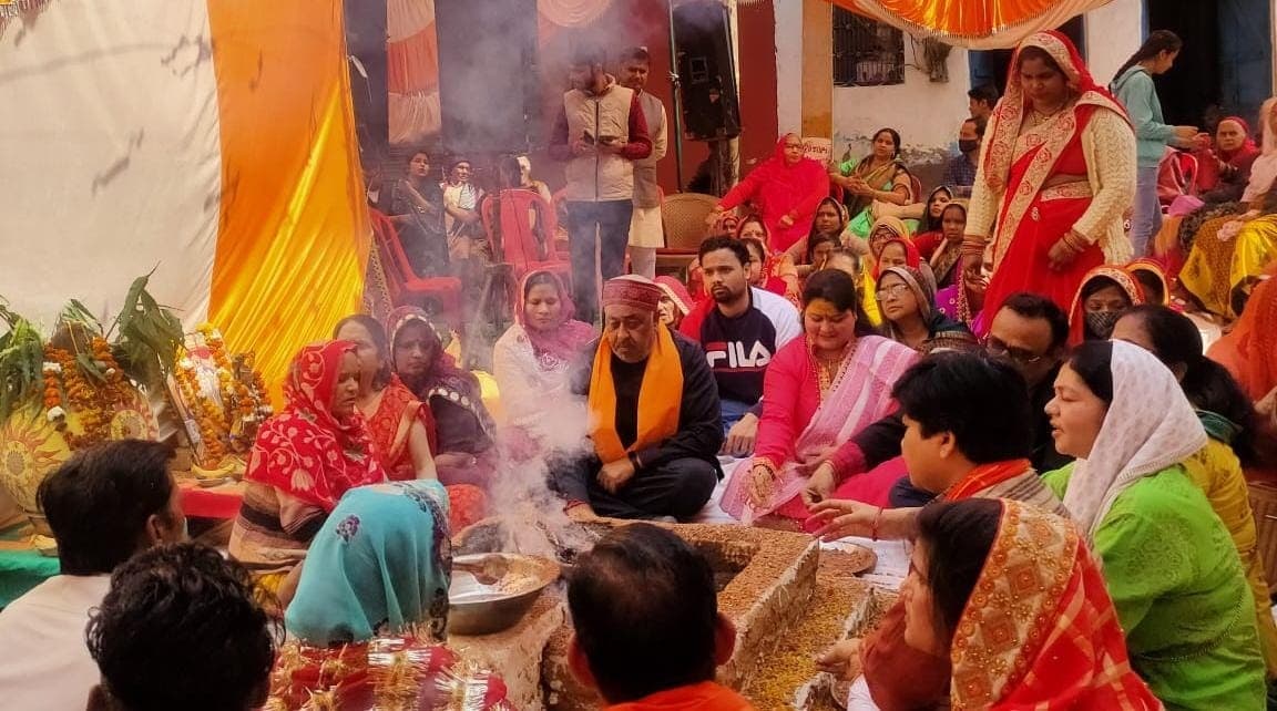 Russia-Ukraine war: छात्रों की वापसी और विश्व शांति के लिए अलीगढ़ में किया गया महाविष्णु यज्ञ