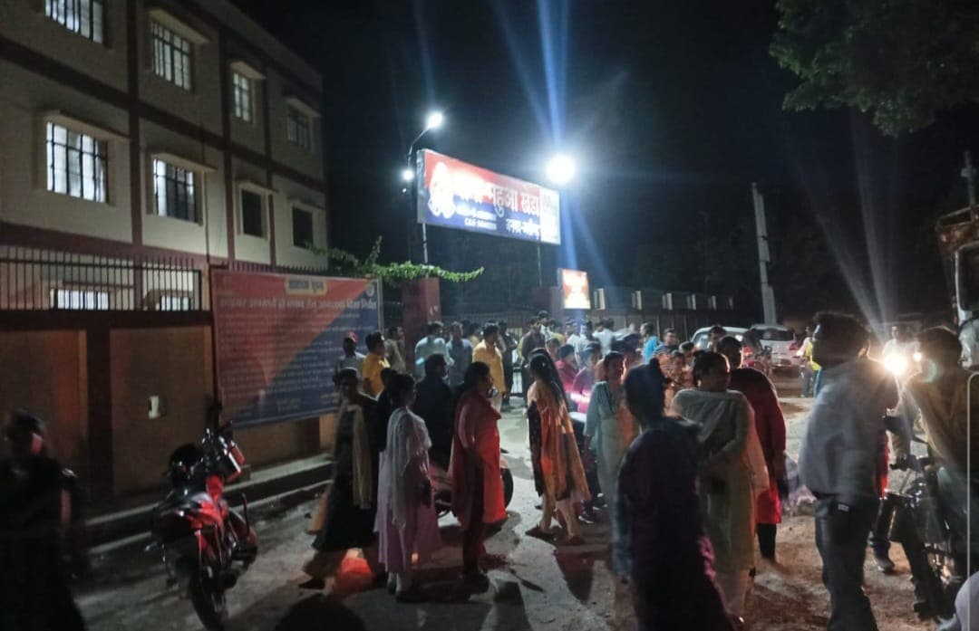 अलीगढ़ः अंबेडकर जयंती मनाने को लेकर छिड़ी रार, शांति व्यवस्था बिगड़ने पर जिला प्रशासन ने रद्द की अनुमति अलीगढ़ः अंबेडकर जयंती मनाने को लेकर छिड़ी रार, शांति व्यवस्था बिगड़ने पर जिला प्रशासन ने रद्द की अनुमति
