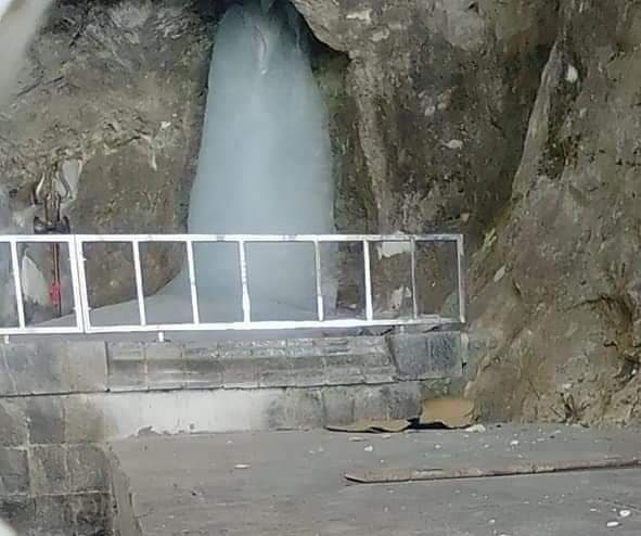 अमरनाथ की यात्रा : उत्तर प्रदेश का पुजारी 700 किलोमीटर पैदल चलकर पहुंचा पवित्र गुफा, बाबा बर्फानी के किए दर्शन