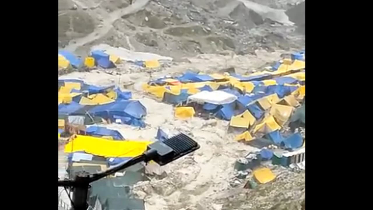 Amarnath Cave Cloud Burst: अमरनाथ गुफा के पास बादल फटा, 10 श्रद्धालुओं की मौत