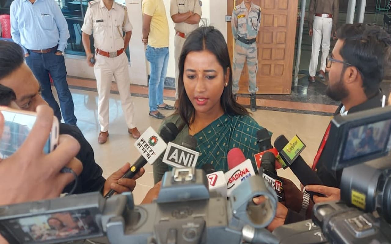 रांची : अंबा प्रसाद के ठिकानों पर छापामारी खत्म, योगेंद्र साव के यहां से जमीन के 100 से अधिक कागजात मिले