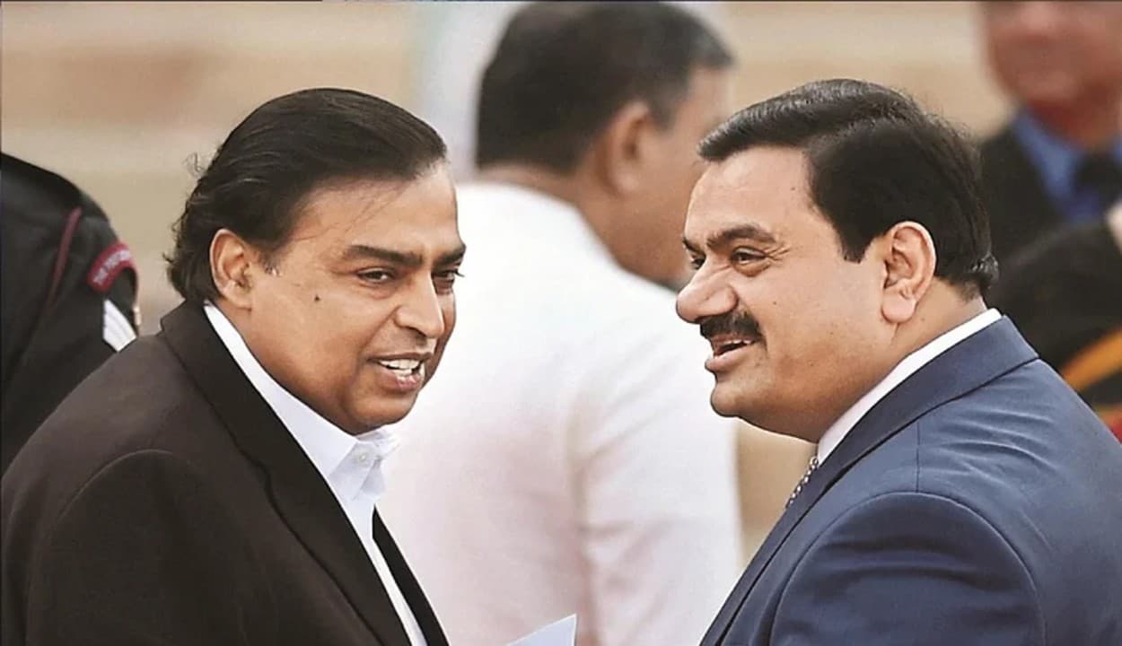 मुकेश अंबानी सबसे अमीर भारतीय, हर हफ्ते 3,000 करोड़ रुपये गंवाते गए गौतम अदाणी
