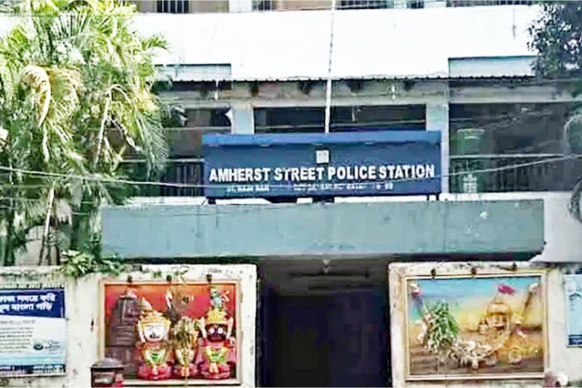 चोरी का मोबाइल थाने में लौटाने आये युवक की हुई मौत, न्याय की मांग करते हुए सजल घोष पहुंचे  कलकत्ता हाई कोर्ट