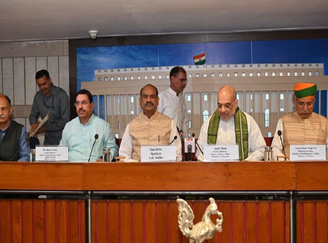 लेजिस्लेटिव ड्राफ्टिंग के बारे में जानकारी की कमी से कानून और लोकतांत्रिक व्यवस्था होती है कमजोर: अमित शाह