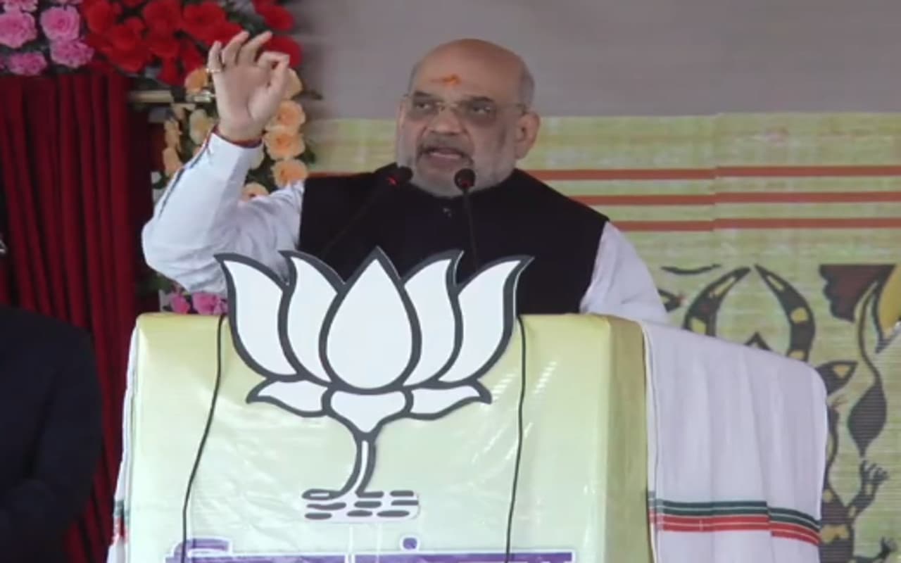 बाबा भोलेनाथ से आशीर्वाद लेकर संताल को साध गये अमित शाह, कहा- राजमहल में विकास चाहते हैं तो कमल खिलाइये