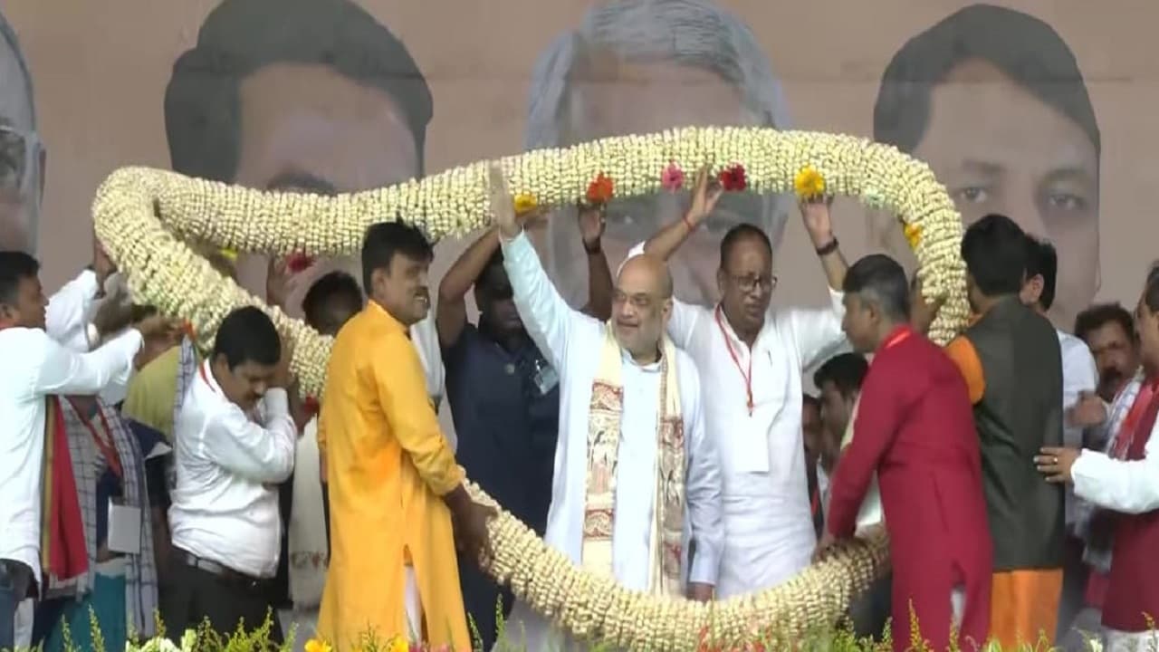 Amit Shah in Bihar: सीमांचल में दहाड़े गृहमंत्री, कहा - मेरे आने से लालू - नीतीश को पेट में दर्द क्यों ?