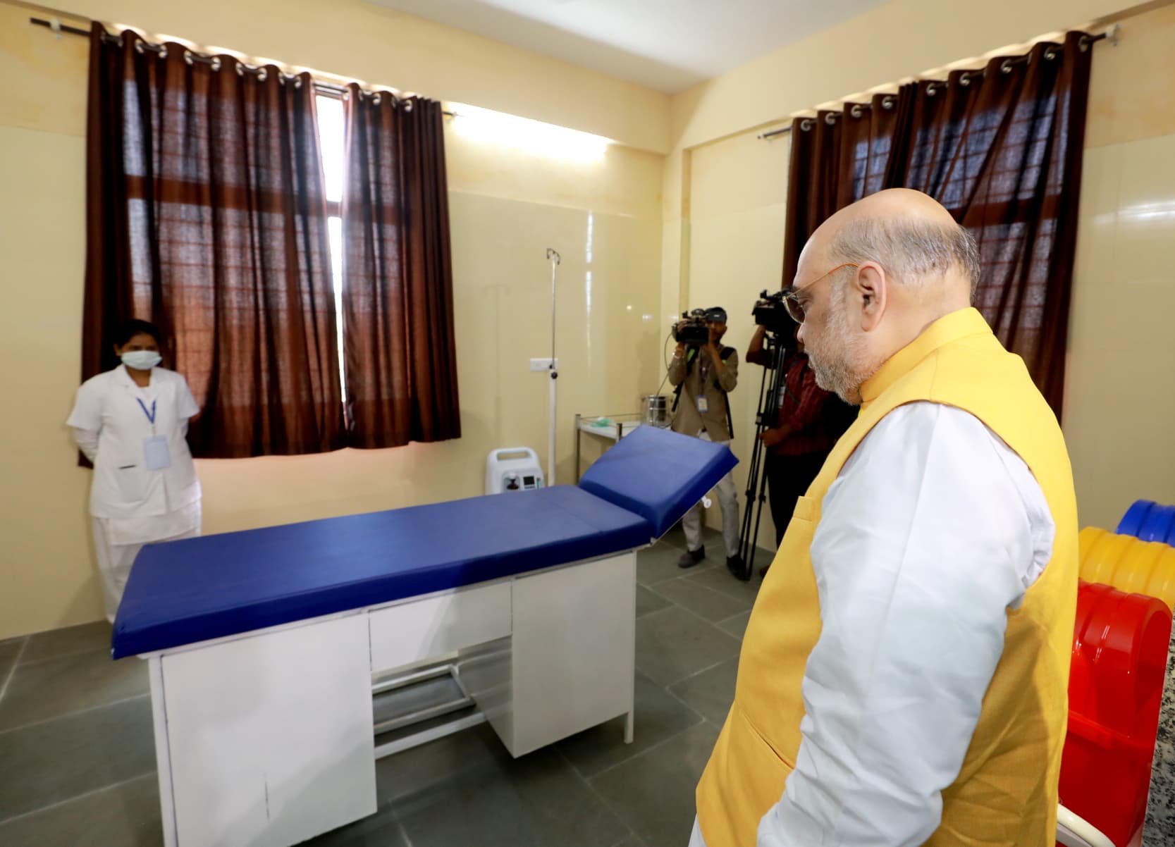 गुजरात पहुंचे अमित शाह, ESIC संचालित अस्पताल का शिलान्यास किया