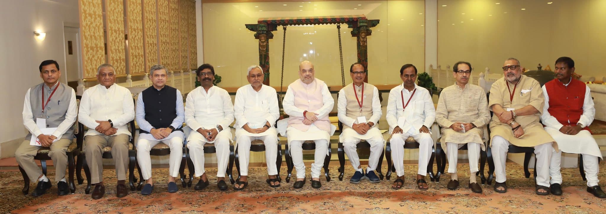 एक साल में खत्म की जाये नक्सल समस्या, अमित शाह ने मुख्यमंत्रियों के साथ में बैठक में कहा