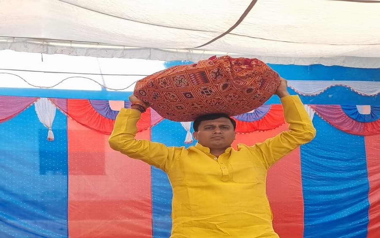 गढ़वा में छठ घाट पर दउरा लेकर गए स्कूल संचालक अमित सिंह को अपराधियों ने मारी गोली, हालत खतरे से बाहर