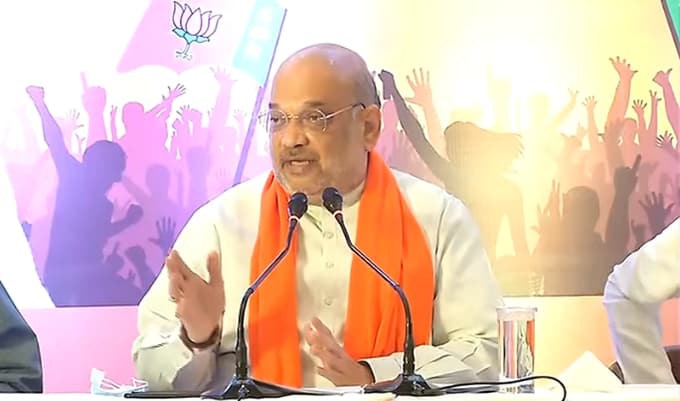 अमित शाह ने समझाई शीतलकुची फायरिंग की असली वजह, आनंद बर्मन की मौत पर भी ममता से पूछा सवाल