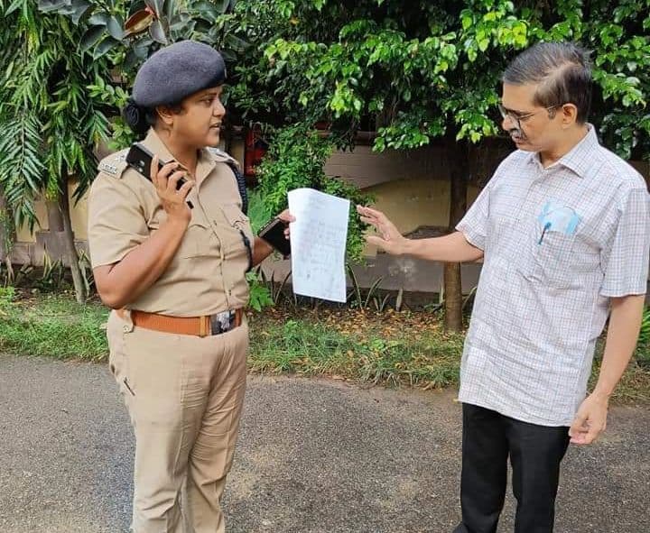 पूर्व IPS अमिताभ ठाकुर को इस मामले में कोर्ट ने दी जमानत, लेकिन जेल से अभी नहीं होगी रिहाई