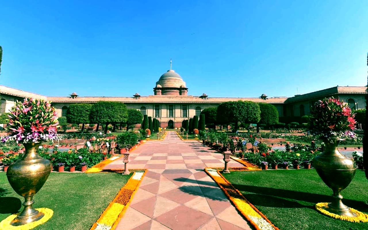 राष्ट्रपति द्रौपदी मुर्मू के हाथों अमृत उद्यान की ग्रैंड ओपनिंग, आम जनता के लिए इस दिन खुलेगा गार्डन