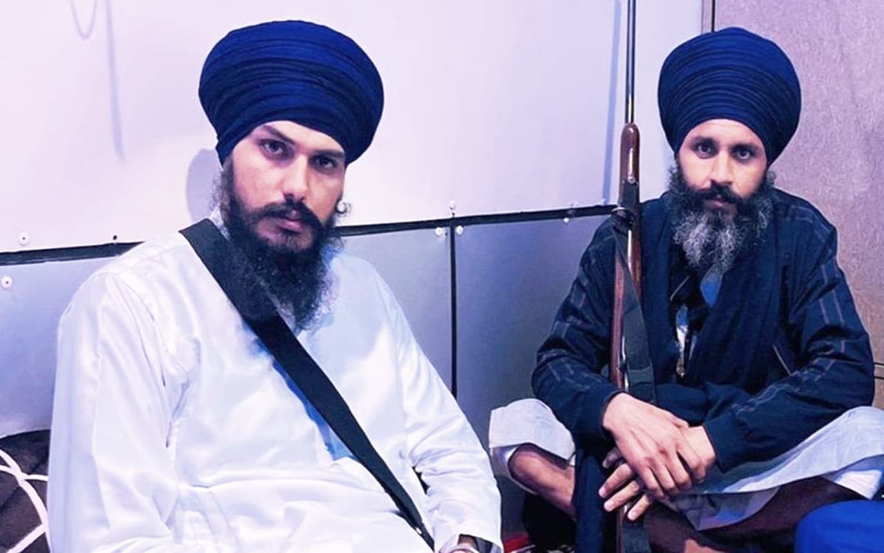 देशभक्ति को षड्यंत्रकारियों से बचाया जाए