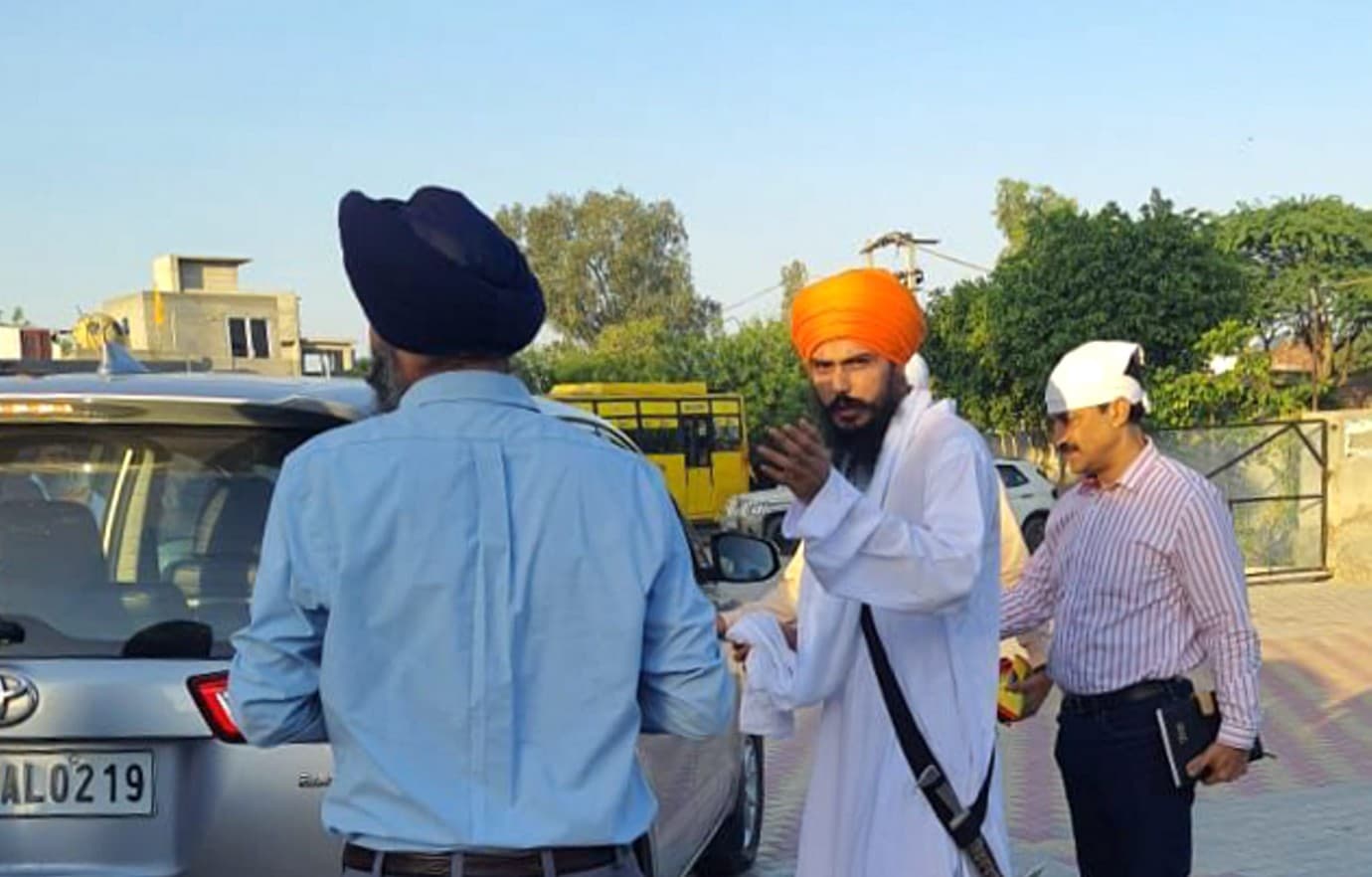 कतर जा रहे थे खालिस्तान समर्थक अमृतपाल सिंह के पिता, अमृतसर एयरपोर्ट पर रोका गया
