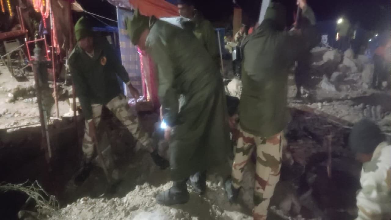 Amarnath Accident: अमरनाथ गुफा के पास फटा बादल, 13 की मौत, 40 लापता, रेस्क्यू ऑपरेशन जारी