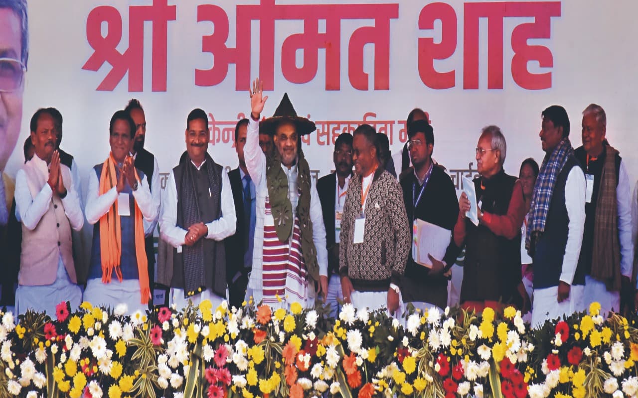 हेमंत सोरेन ने आदिवासियों का वोट लेकर उन्हें ठगा, करना होगा सत्ता से बेदखल : अमित शाह