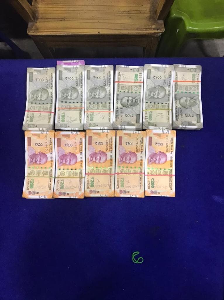 कोलकाता में चुनाव से पहले फिर चार लाख रुपये जब्त, एक गिरफ्तार, पुलिस कर रही है पूछताछ