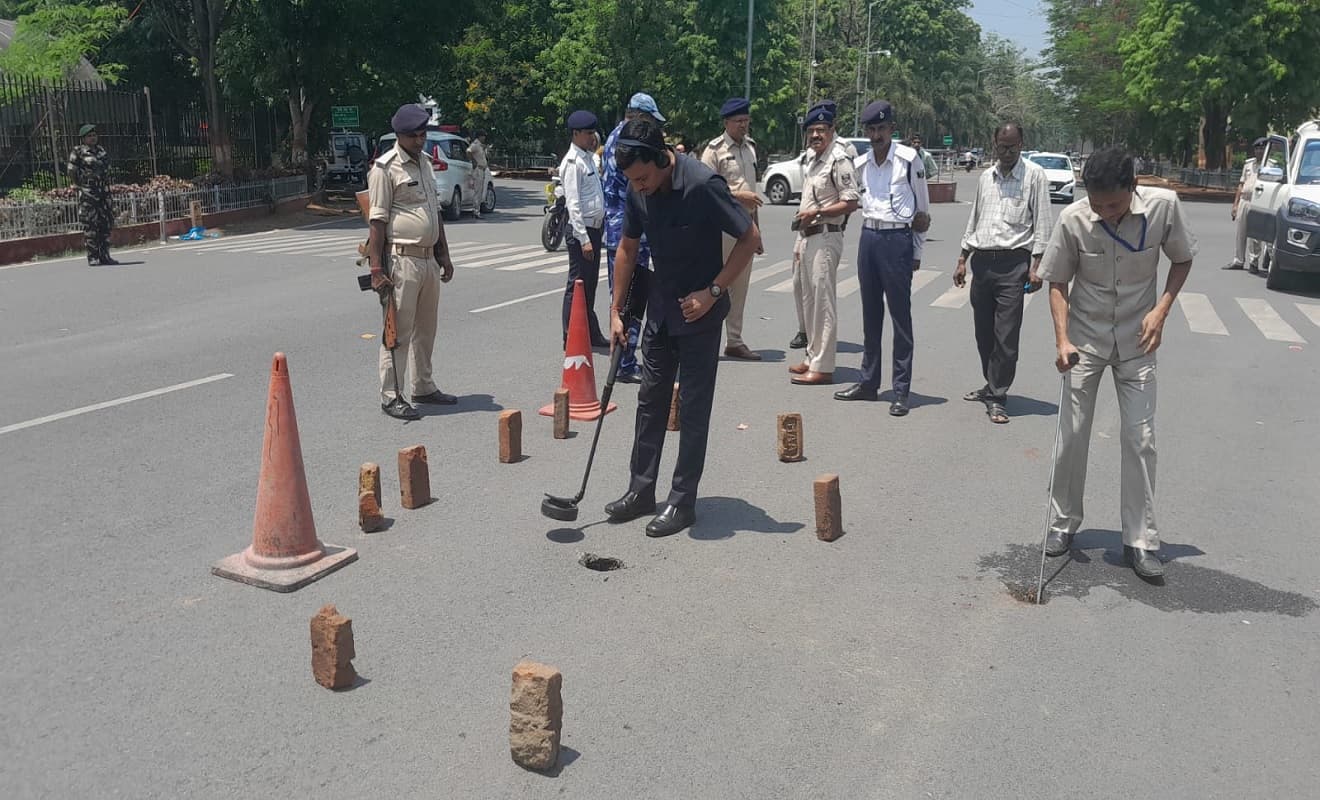 पटना : सचिवालय और ईको पार्क के बीच सड़क पर बम की आशंका से हड़कंप, इसी रास्ते से जाना था सीएम को