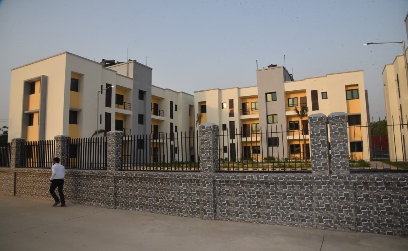 शहरी निकायों में गरीबों के लिए आवास बोर्ड बनायेगा बहुमंजिले भवन, मांगा प्रस्ताव