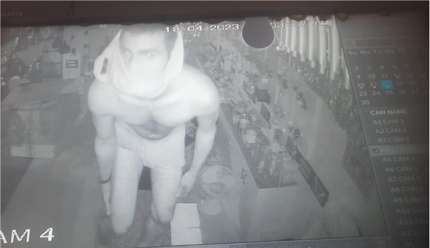 जमुई में दो बोगियों को छोड़कर 300 मीटर तक आगे बढ़ गई ट्रेन, ड्राइवर की सूझबूझ से टला बड़ा रेल हादसा