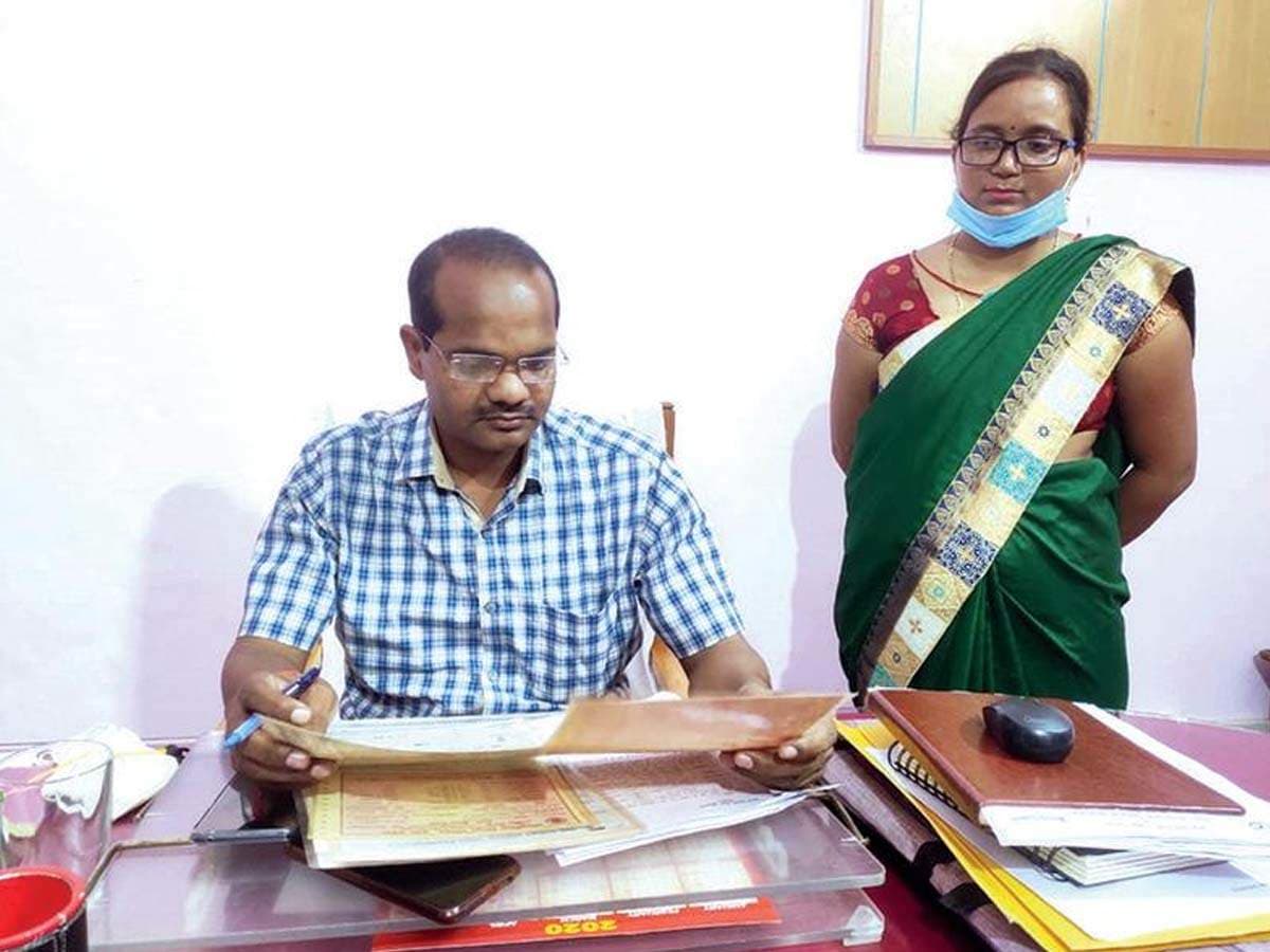 Anamika Shukla case: 25 स्कूलों में नौकरी की बात झूठी, अब मिली असली अनामिका को टीचर की जॉब