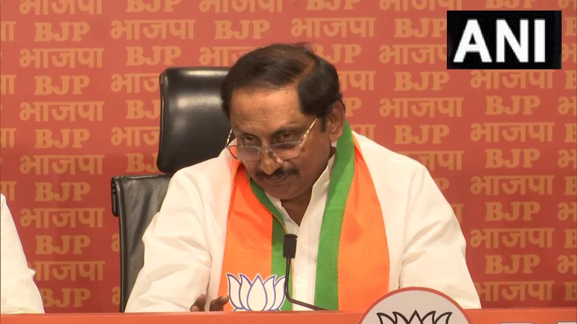 कांग्रेस को दक्षिण में एक और झटका, आंध्र प्रदेश के पूर्व CM रेड्डी ने थामा BJP का दामन