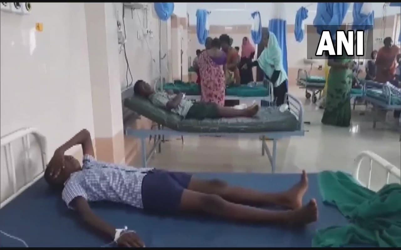 Tamil Nadu: सरकारी स्कूल में अंडे खाने के बाद 12 छात्र बीमार, पेट दर्द की शिकायत के बाद अस्पताल में भर्ती