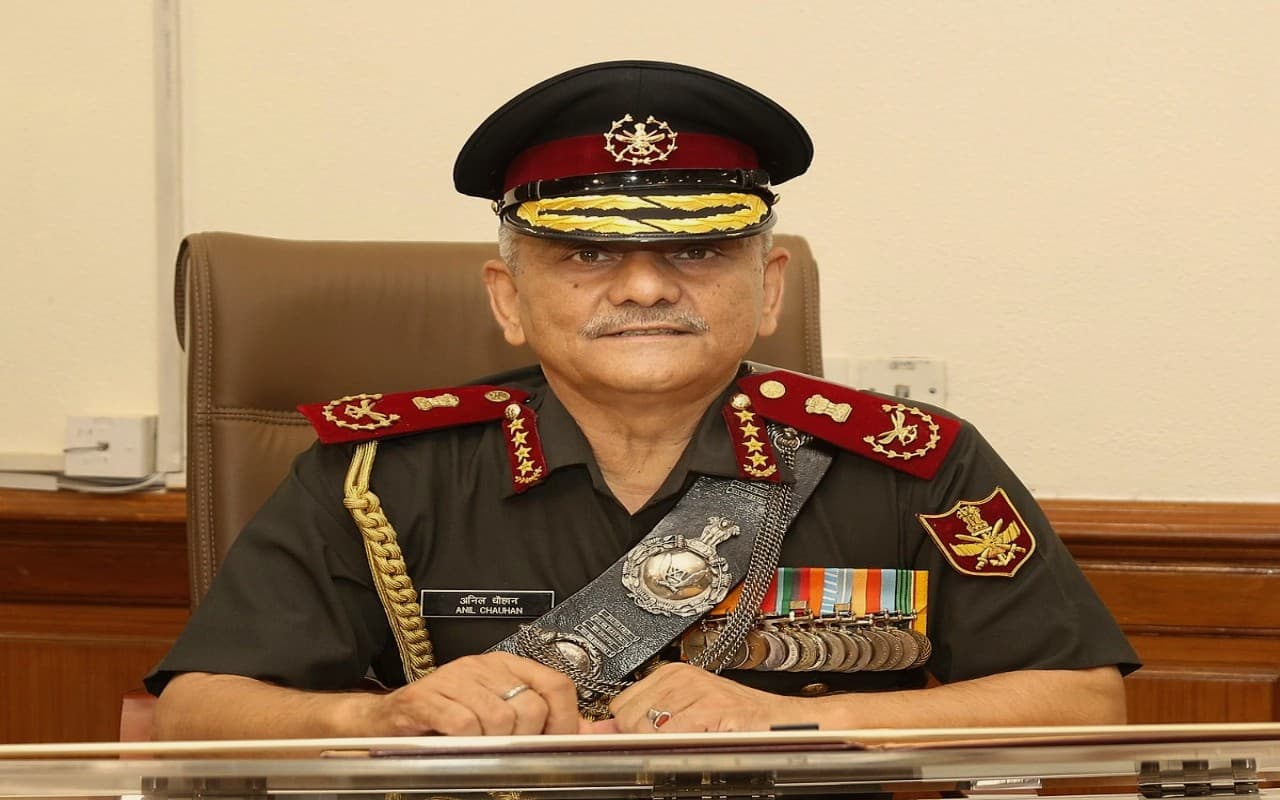 सीडीएस जनरल अनिल चौहान ने सेना को बताया थिएटर कमांड अपरिवर्तनीय
