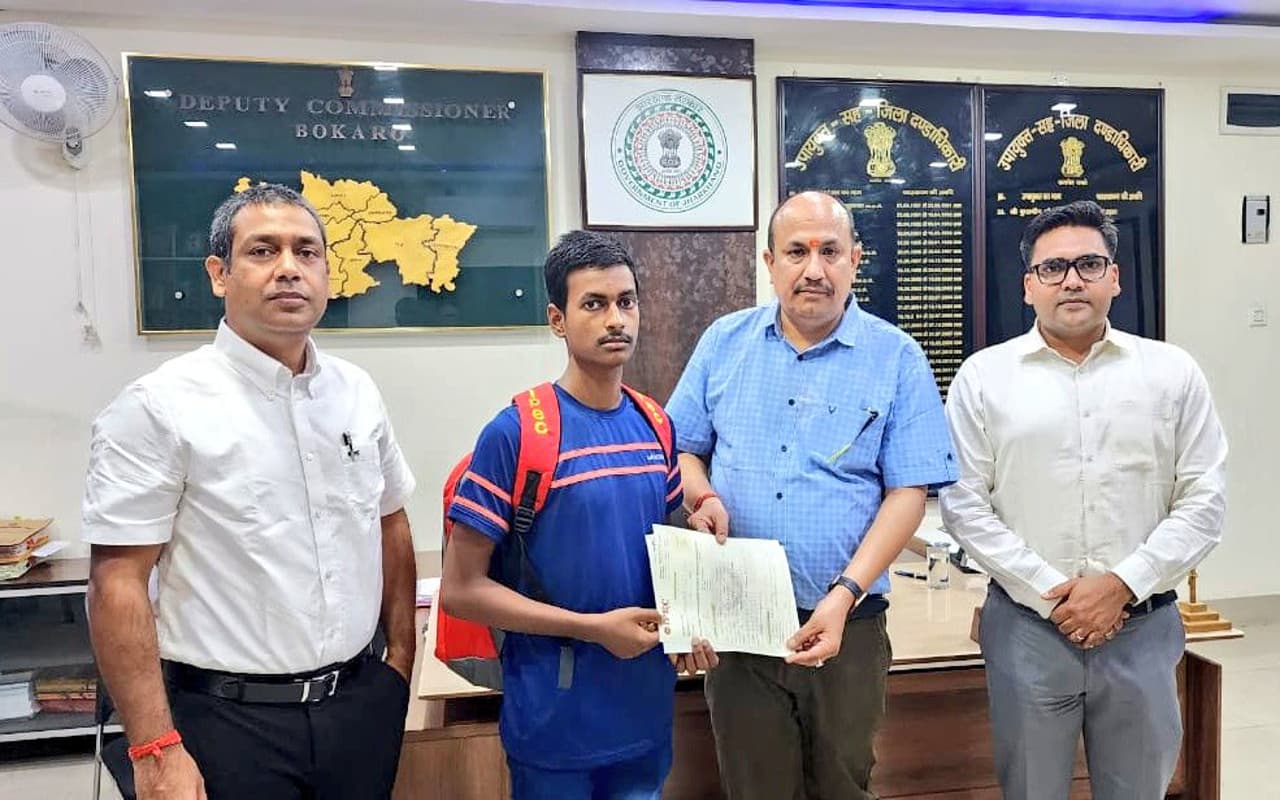 झारखंड : बोकारो के अंकित का उच्च शिक्षा का सपना होगा साकार, सीएम के निर्देश पर कोचिंग संस्थान में हुआ एडमिशन
